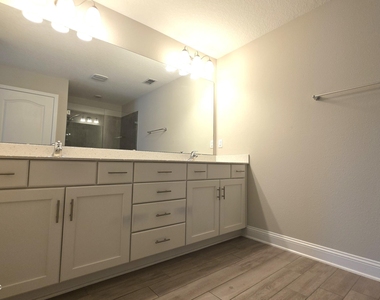 721 Narvarez Avenue - Photo Thumbnail 22
