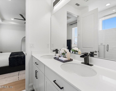 492 Rum Runner Way - Photo Thumbnail 20