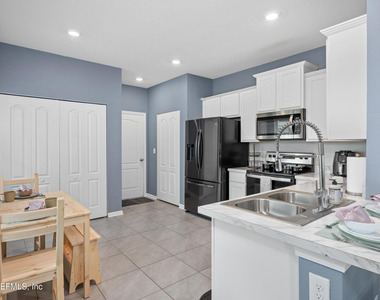 237 Aralia Lane - Photo Thumbnail 7