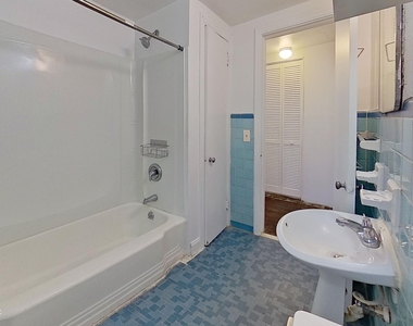 1464 Holmesdale Road - Photo Thumbnail 9