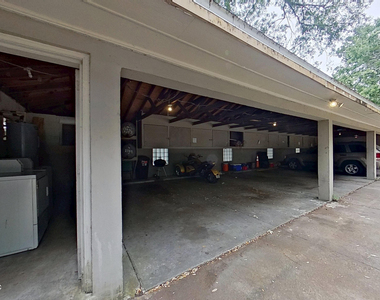 1464 Holmesdale Road - Photo Thumbnail 2