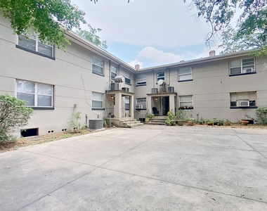 1464 Holmesdale Road - Photo Thumbnail 11