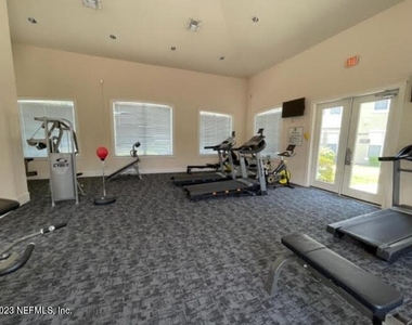 8290 Gate Parkway W - Photo Thumbnail 14