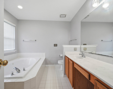 512 Normandy Lane - Photo Thumbnail 18