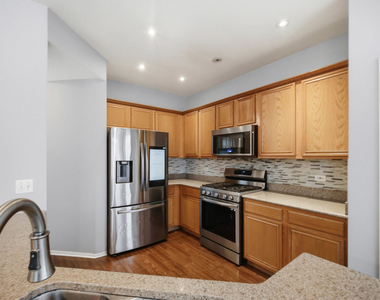 512 Normandy Lane - Photo Thumbnail 6