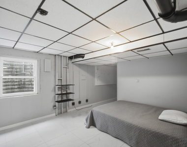 512 Normandy Lane - Photo Thumbnail 13