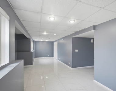 512 Normandy Lane - Photo Thumbnail 12