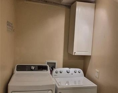 605 Dalrymple Ne - Photo Thumbnail 9