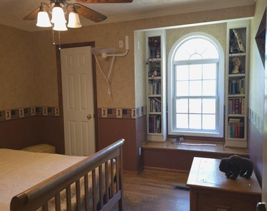 3666 Lakewood Court - Photo Thumbnail 2