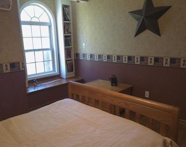 3666 Lakewood Court - Photo Thumbnail 3