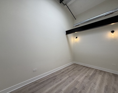 1453 Maple Avenue - Photo Thumbnail 6