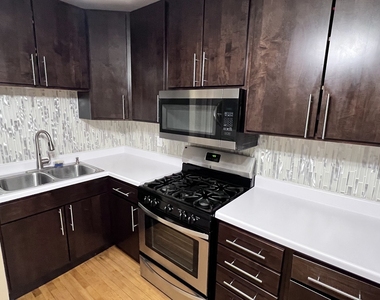 2330 N Lockwood Avenue - Photo Thumbnail 3
