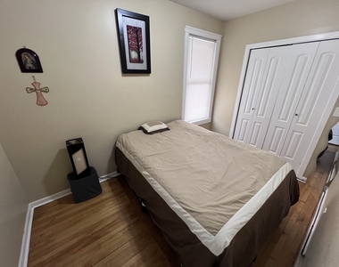 2330 N Lockwood Avenue - Photo Thumbnail 8