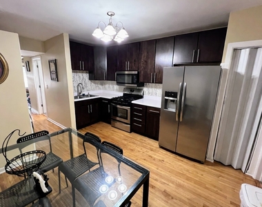 2330 N Lockwood Avenue - Photo Thumbnail 2