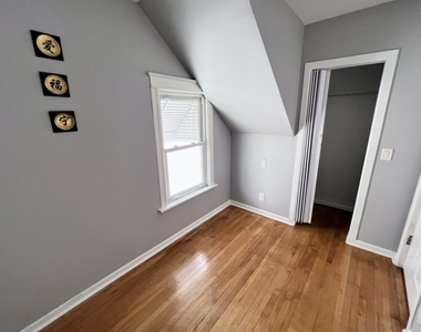 2330 N Lockwood Avenue - Photo Thumbnail 9