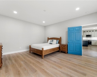 450 Oliver Ridge Drive - Photo Thumbnail 40