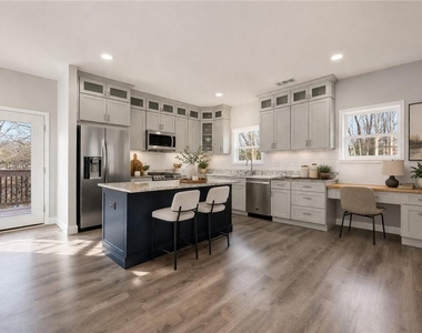 450 Oliver Ridge Drive - Photo Thumbnail 7