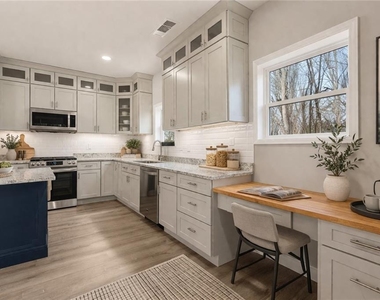 450 Oliver Ridge Drive - Photo Thumbnail 6