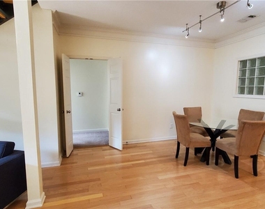 400 17th Street Nw - Photo Thumbnail 2