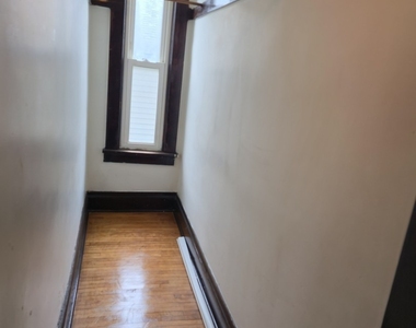 121 Davis Avenue - Photo Thumbnail 5