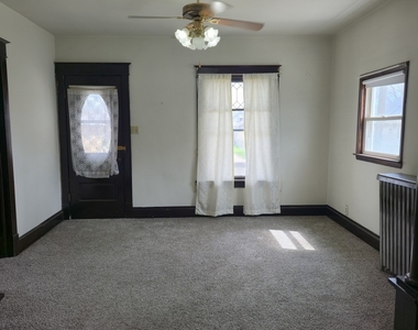 121 Davis Avenue - Photo Thumbnail 1