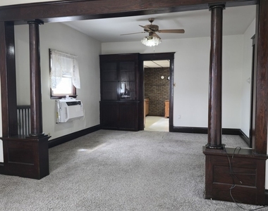 121 Davis Avenue - Photo Thumbnail 2