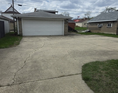 121 Davis Avenue - Photo Thumbnail 9