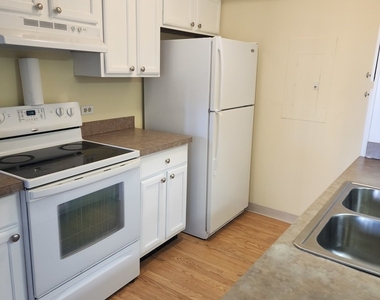 606 E Woodland Park Avenue - Photo Thumbnail 3