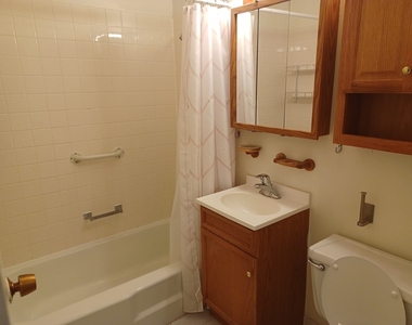 5100 N Marine Drive - Photo Thumbnail 10