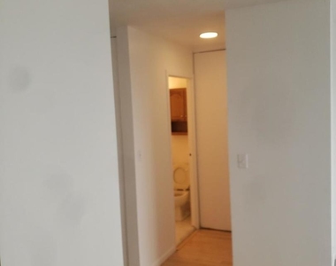 5100 N Marine Drive - Photo Thumbnail 3