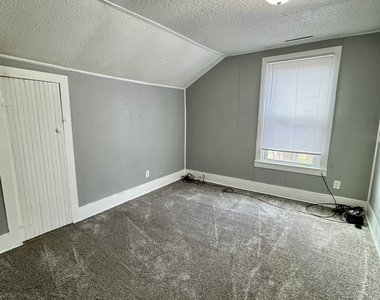 3032 1/2 Indian Road - Photo Thumbnail 5