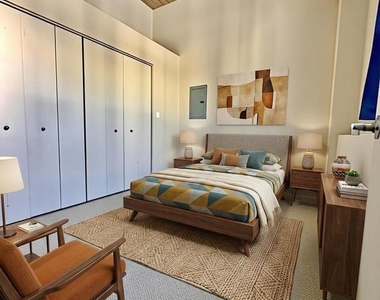 758 N Larrabee Street - Photo Thumbnail 7
