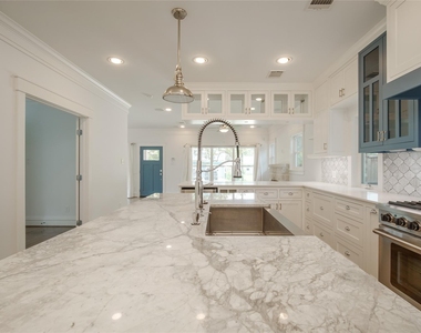 4814 Siegel Street - Photo Thumbnail 6