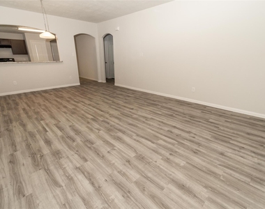 5611 Rocky Trail Drive - Photo Thumbnail 3