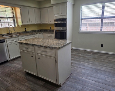 2304 Colleen Drive - Photo Thumbnail 10