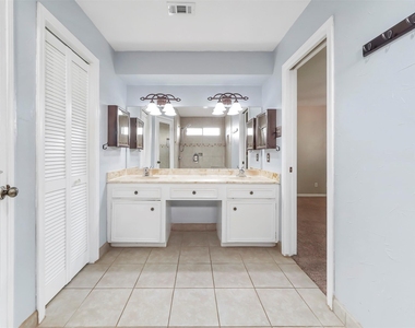 2304 Colleen Drive - Photo Thumbnail 9