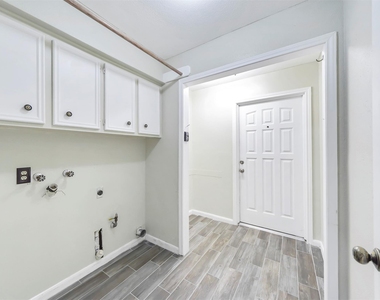 2304 Colleen Drive - Photo Thumbnail 13