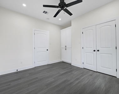 2412 Lucas Street - Photo Thumbnail 12