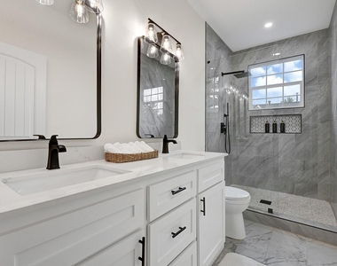 2412 Lucas Street - Photo Thumbnail 14