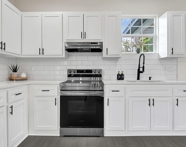 2412 Lucas Street - Photo Thumbnail 3