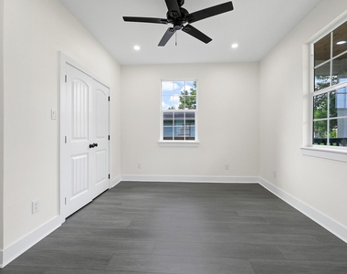 2412 Lucas Street - Photo Thumbnail 16
