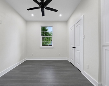 2412 Lucas Street - Photo Thumbnail 17