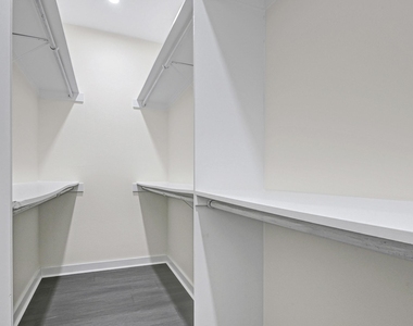 2412 Lucas Street - Photo Thumbnail 11