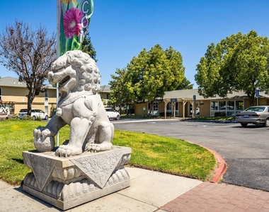 2550 S King Road - Photo Thumbnail 1