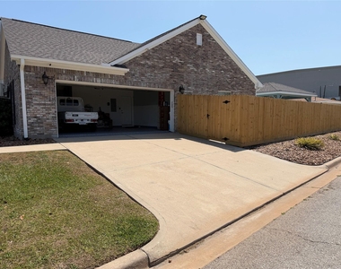 5525 Swan Drive - Photo Thumbnail 4