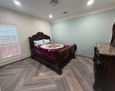 5525 Swan Drive - Photo Thumbnail 31