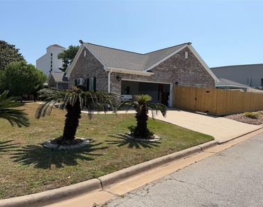 5525 Swan Drive - Photo Thumbnail 3
