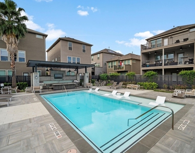 8604 Hollyoaks Creek Lane - Photo Thumbnail 16