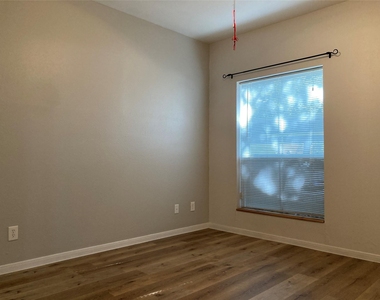 6500 Harbor Town Drive - Photo Thumbnail 4