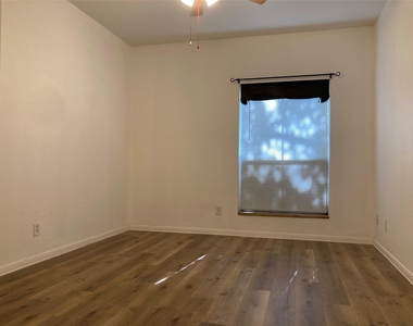 6500 Harbor Town Drive - Photo Thumbnail 3